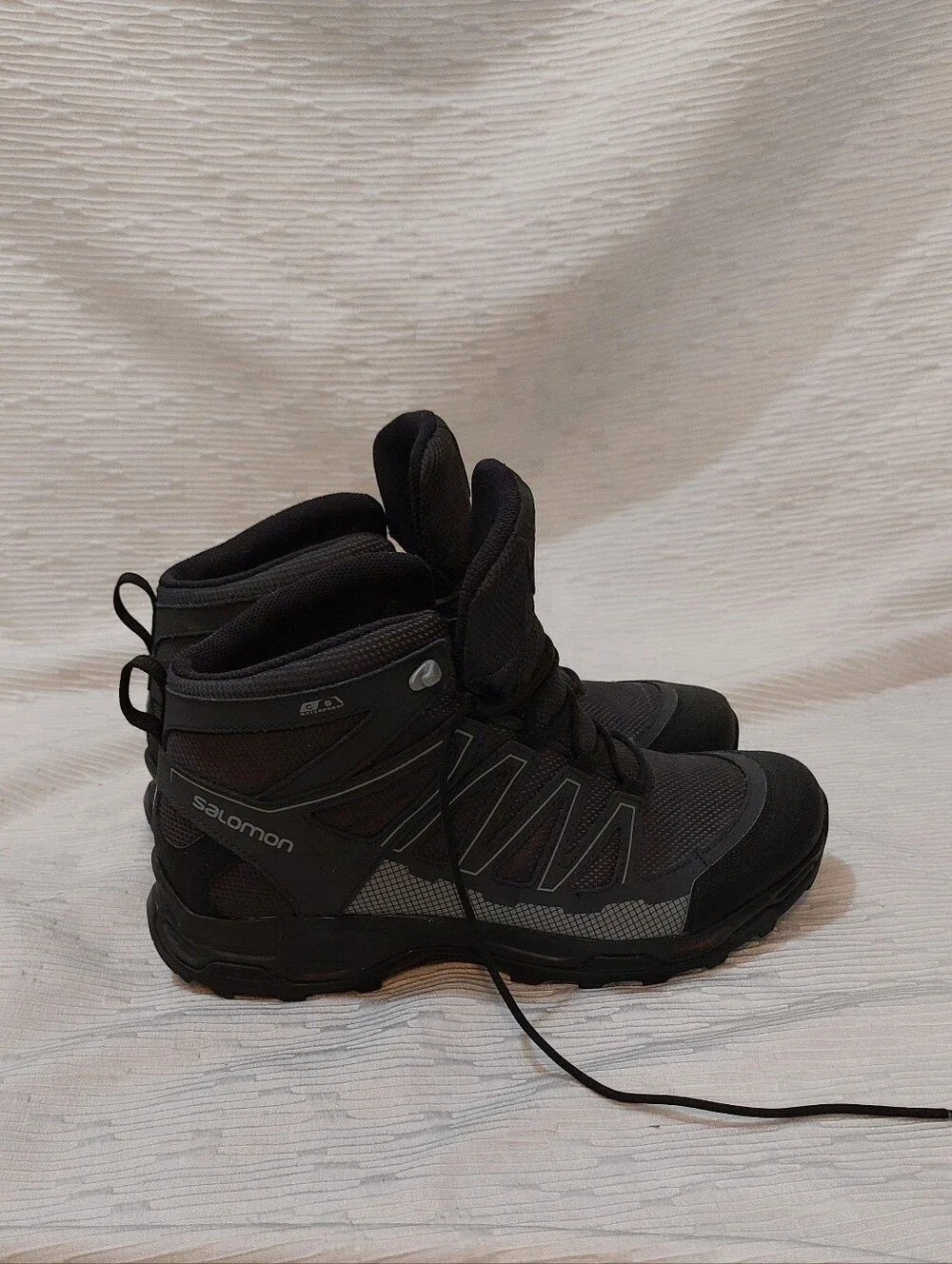 Salomon Men's Black Gray Mid-Top Trail Boots Size 11.5